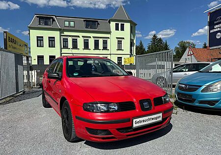 Seat Leon Signo KLIMAAUTOMATIK TÜV 10/25