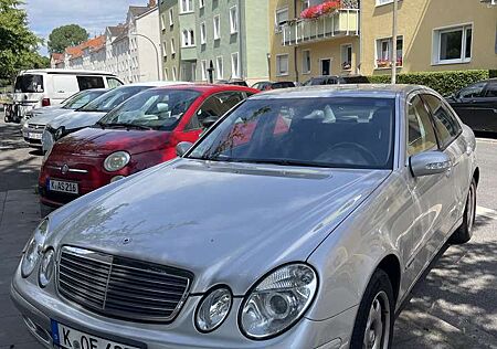 Mercedes-Benz E 200