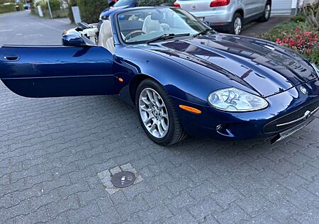 Jaguar XK8 Cabrio Reschlenkrad