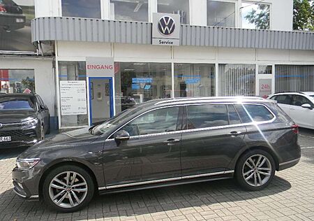 VW Passat Variant Volkswagen Elegance R-LINE 1,5 TSI DSG AHK