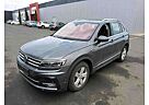 VW Tiguan Volkswagen 2.0 TDI 4M DSG R-Line HUD/AHK/PANO/NAVI/360°/ACC++