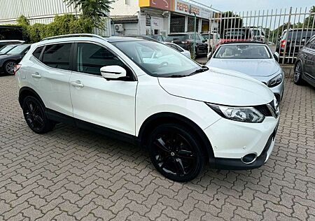 Nissan Qashqai Black Edition*PANO*LEDER*KAM*LED*SHZG