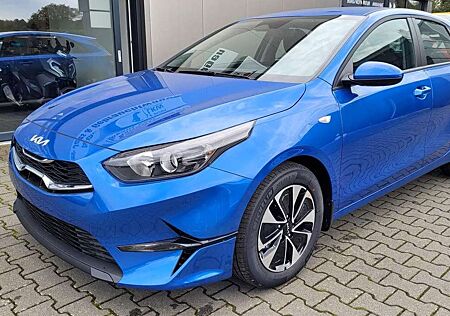 Kia Cee'd Ceed / SPIN 1.5 T-GDI AT Kamera*Sitzheizung*APP*Navi 1...