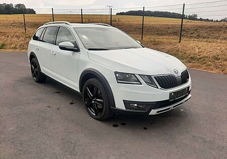 Skoda Octavia Scout Combi 2.0 TDI DSG 4x4,Bi-Xenon,Nav