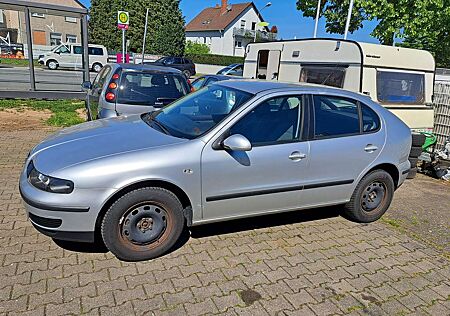 Seat Leon 1.6 liter * Klimaanlage - Tüv 10/2026 *