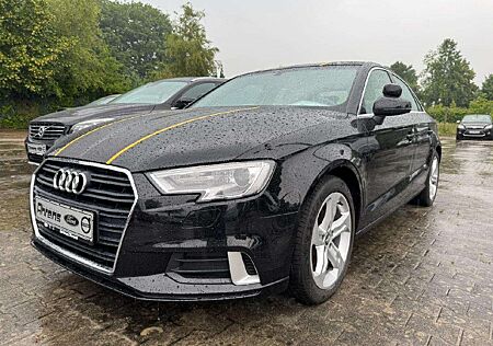 Audi A3 Limo sport *AHK-SHZ-PDC-Xenon*