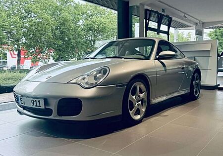 Porsche 911 Carrera 4 S