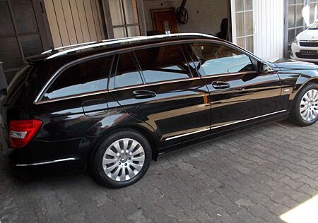 Mercedes-Benz C 180 T CGI BlueEfficiency