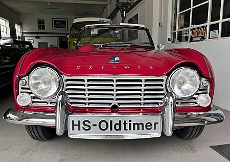 Triumph TR4 Cabriolet / Roadster aufwendig restauriert.