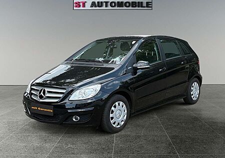 Mercedes-Benz B 180 B -Klasse-Navi-SHZ-PDC-8 Fach bereift