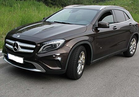 Mercedes-Benz GLA 200 d 4Matic 7G-DCT SCORE!