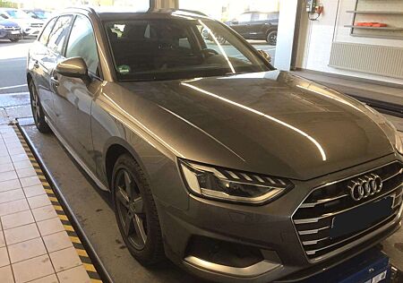 Audi A4 Avant 40 TDI quattro S tronic |Matrix|Pano|LM