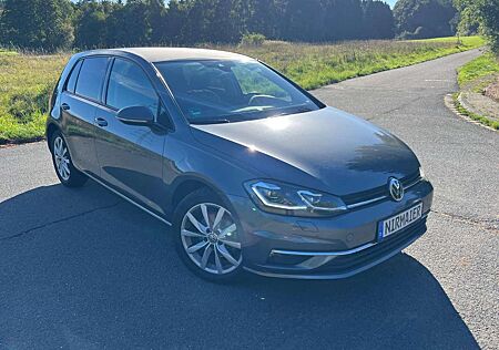 VW Golf Volkswagen HIGHLINE LED NAVI VIRTUAL VOLL