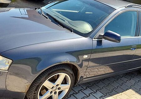 Audi A6 Avant Diesel Avant 2.5 TDI quattro