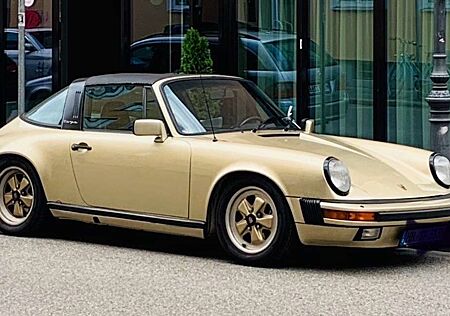 Porsche 911 Carrera Targa