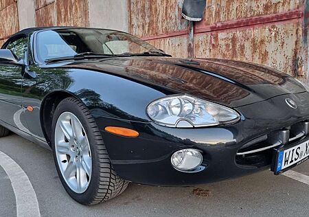 Jaguar XK8 Cabriolet, 2. Hd., TÜV 06/2026