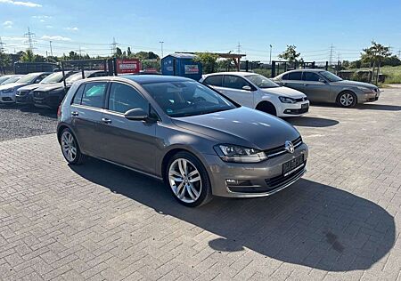 VW Golf Volkswagen VII Lim. Highline BMT*PANO*XENON*NAVI*