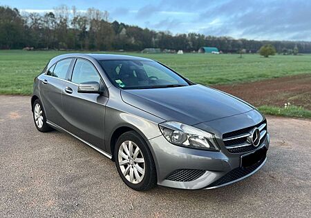 Mercedes-Benz A 180 BlueEfficiency (176.042)