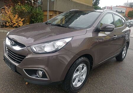 Hyundai ix35 2.0 2WD Comfort TÜV bis 09.2024 1-HAND