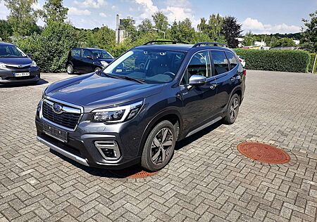 Subaru Forester 2.0ie Lineartronic Platinum AHK/Navi/Leder