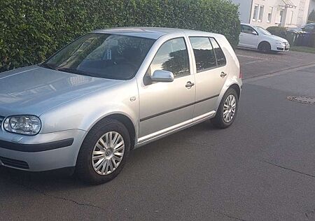 VW Golf Volkswagen 1.6 Special tüv neu 08.2027