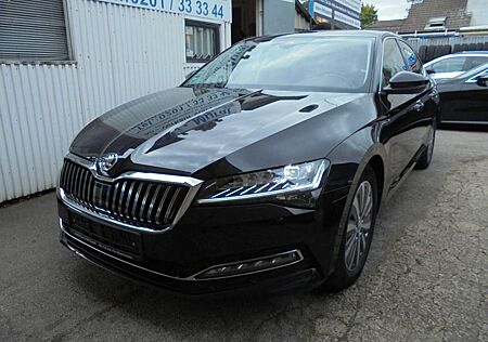 Skoda Superb Lim. Premium Edition VOLL LED AHK 360°
