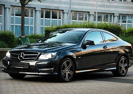 Mercedes-Benz C 180 CGI Edition C| AMG| XENON | LEDER| NAVI