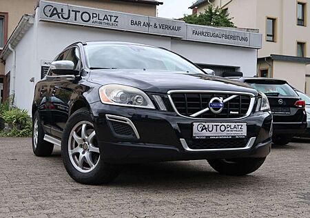 Volvo XC 60 XC60 R-Design 2WD *LEDER *AUTOMATIK *PANORAMA