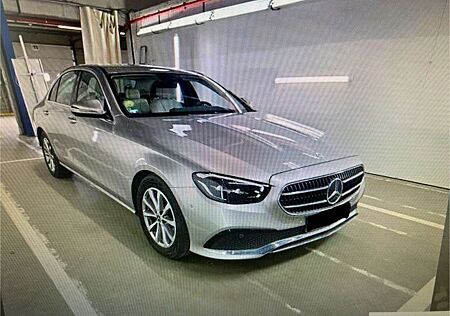 Mercedes-Benz E 200 d Avantgarde 1.HD/KAMERA/V.LEDER/PDC/NAVI
