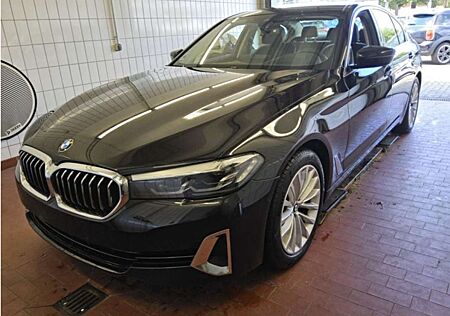 BMW 520d 520 Aut. Luxury Line|NAVI|AHK|R-CAM|SHZG|LEDER|