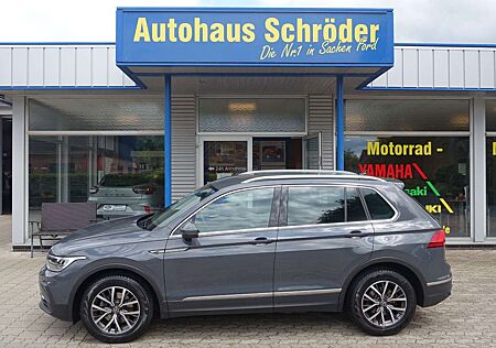VW Tiguan Volkswagen Life 2.0 DSG / AHK schwenkbar