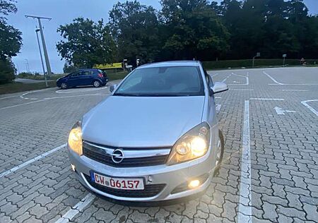 Opel Astra GTC 1.4 Navigation Edition 111 Jahre