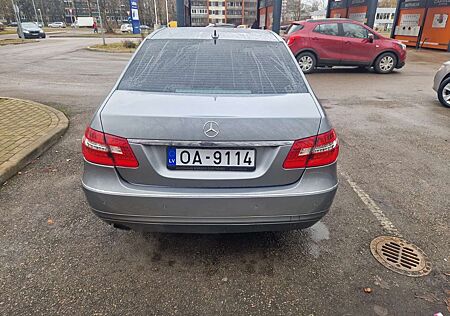 Mercedes-Benz 250 E250