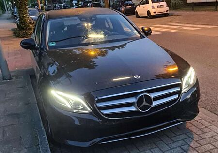 Mercedes-Benz E 200 4Matic 9G-TRONIC Avantgarde