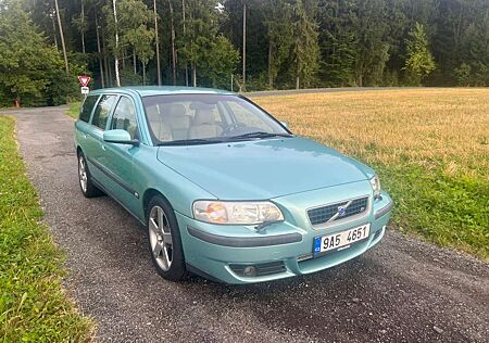Volvo V70 R