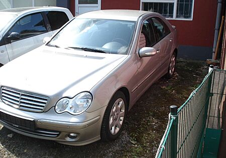 Mercedes-Benz C 180 Kompressor (203.046)