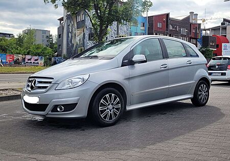 Mercedes-Benz B 180 BlueEFFICIENCY