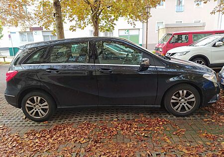 Mercedes-Benz B 180 mit Park-Assistent