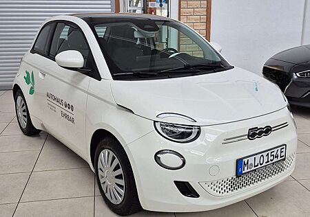 Fiat 500E Icon, Panoramadach, 1.-Hand, CarPlay, Alu