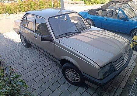 Opel Ascona 1.8 G Kat 122TKM Tüv Neu