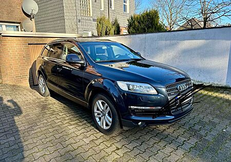 Audi Q7 3.0 TDI DPF quattro tiptronic