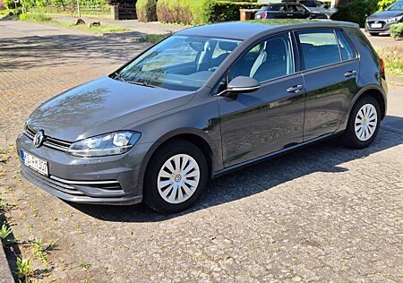 VW Golf Volkswagen VII 1.6 TDI BMT Trendline Navi SHZ PDC