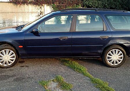 Ford Mondeo Turnier 16V Ambiente