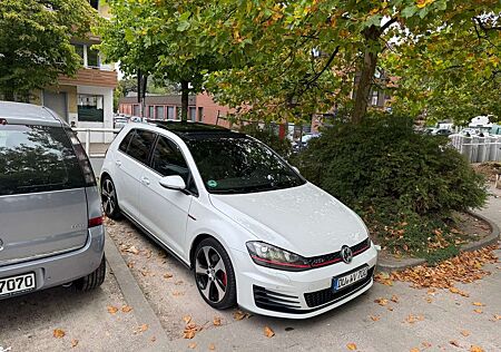 VW Golf GTI Volkswagen Technology DSG