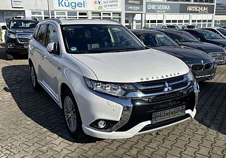 Mitsubishi Outlander 2.0 PHEV Top 4WD - Navi - Standheizung - 8-fach