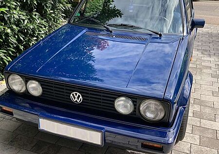 VW Golf Cabriolet Volkswagen Young Line