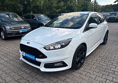 Ford Focus Lim. ST 250PS LED PDC 18Zoll SH Bi-Xenon