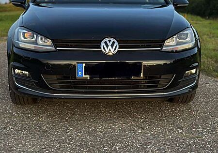 VW Golf Variant Volkswagen Highline BMT