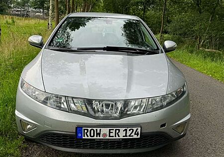 Honda Civic 1.8i-VTEC Sport