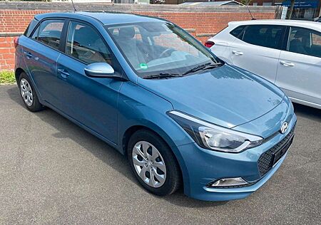 Hyundai i20 blue Classic./ 17TKM